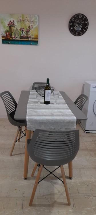 Maria'S Apartment 포로스 외부 사진